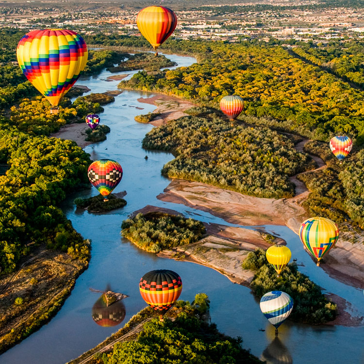 Montgolfières au dessus de la Loire